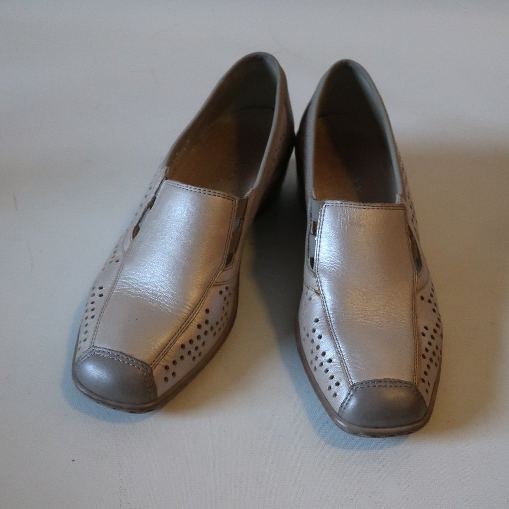 Jenny By Ara Champagne & Gray Leather Perforated Shoes Eur 39/US 8.5*